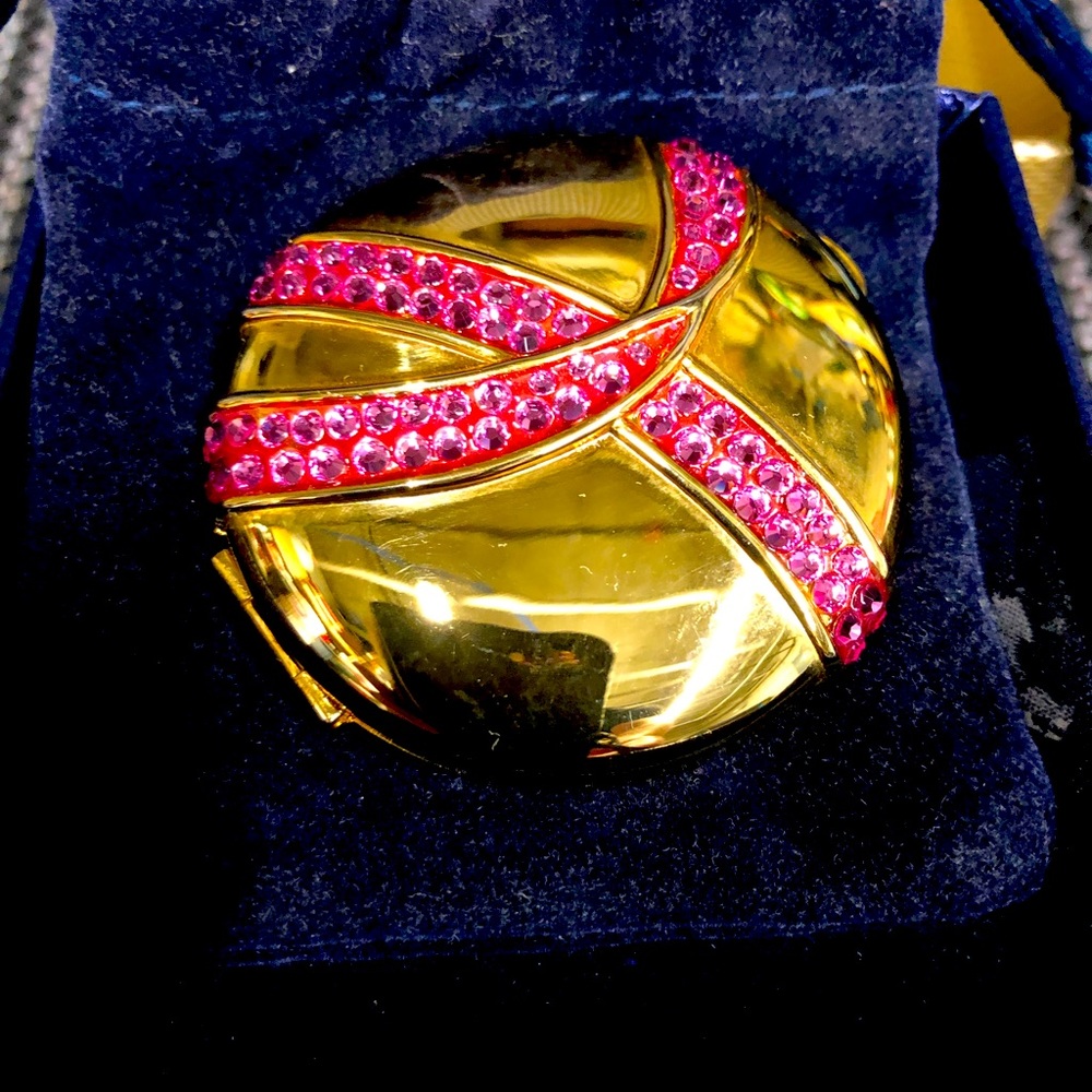 Estēe Lauder 2005 Red Ribbon Compact, Rare and in Great Condition, Box, Bag, inc